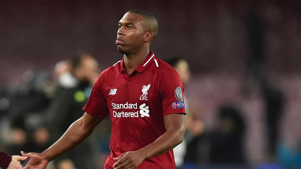 Przestępcy włamali się do domu byłego już gracza Liverpoolu, Daniela Sturridge’a. Włamywacze wybili szybę i w ten sposób dostali się do willi w Los Angeles. Oprócz kosztowności ukradli ukochanego psa angielskiego piłkarza. Sturridge ogłosił, że jest gotów zapłacić każdą kwotę za odzyskanie pupila, pieniądze nie mają znaczenia.