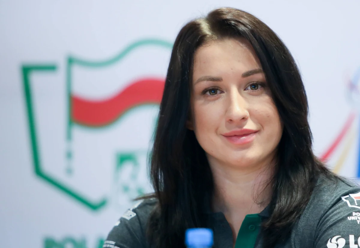 "Mistrzostwa Świata odbędą się w momencie, gdy normalnie mieliśmy już wakacje. To nie jest normalna sytuacja" – mówi w rozmowie z RMF FM młociarka Malwina Kopron, która powalczy teraz o medal na Uniwersjadzie w Neapolu. "Zadowoli mnie każdy medal, ale oczywiście szczególnie zależy mi na złocie" – przyznaje Kopron.