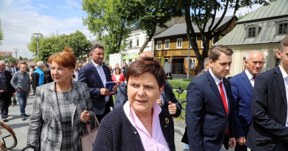 Stworzony specjalnie dla Beaty Szydło Komitet Społeczny Rady Ministrów ostatni raz zebrał się trzy miesiące temu. Mimo że w wyniku rekonstrukcji rządu nie został zlikwidowany, a kierowanie nim powierzono Piotrowi Glińskiemu, komitet-widmo od 9 kwietnia faktycznie nie działa. I nikt nie zauważył zniknięcia tak rzekomo potrzebnego ciała?