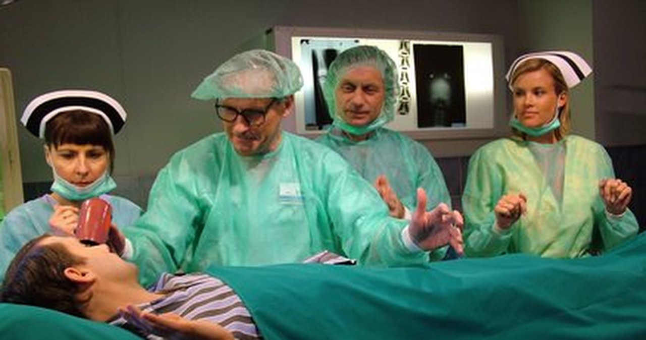 Daleko od noszy - Odcinek 1: "Terapia wstrząsowa"