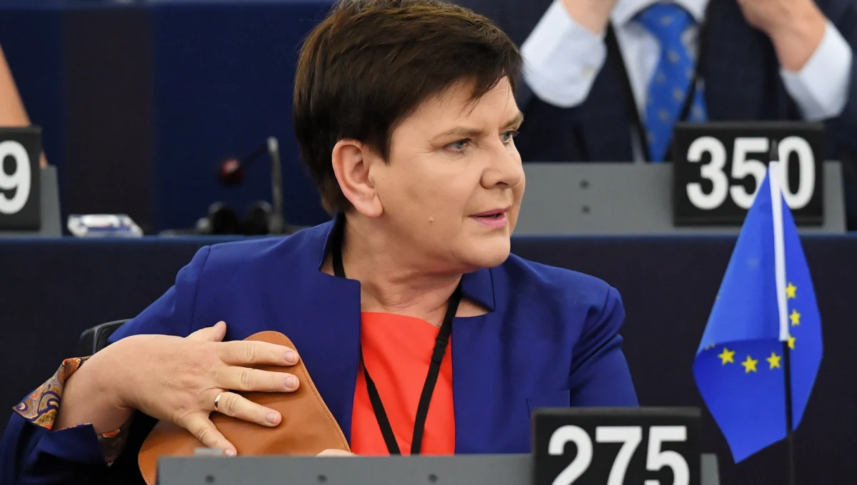 Szef Wiosny, europoseł Robert Biedroń wezwał socjalistów do głosowania w środę przeciw kandydaturze byłej premier Beaty Szydło (PiS) na stanowisko szefowej komisji zatrudnienia PE. "Nie można było zagłosować za kandydaturą Beaty Szydło" – poinformował PAP Biedroń.