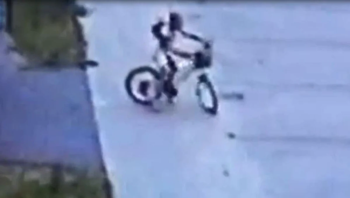 Rodzice dziewczynki, która 1 lipca w Bartoszycach dała przypadkowemu, nieznajomemu mężczyźnie plik banknotów mówiąc, że "mama kazała pomagać potrzebującym" zgłosili się na policje i wkrótce odzyskają swoje pieniądze. W sumie to 1690 zł.