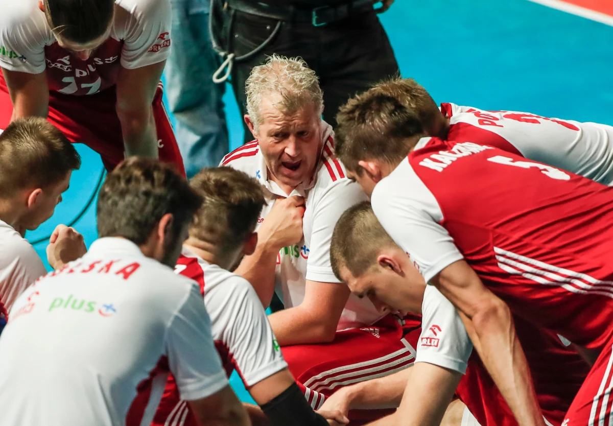 Trener polskich siatkarzy Vital Heynen w przyszłym sezonie poprowadzi zespół Sir Safety Perugia - poinformował wicemistrz Włoch. 50-letni Belg w klubie będzie pracował z Kubańczykiem Wilfredo Leonem, który po 24 lipca będzie mógł występować w biało-czerwonych barwach.