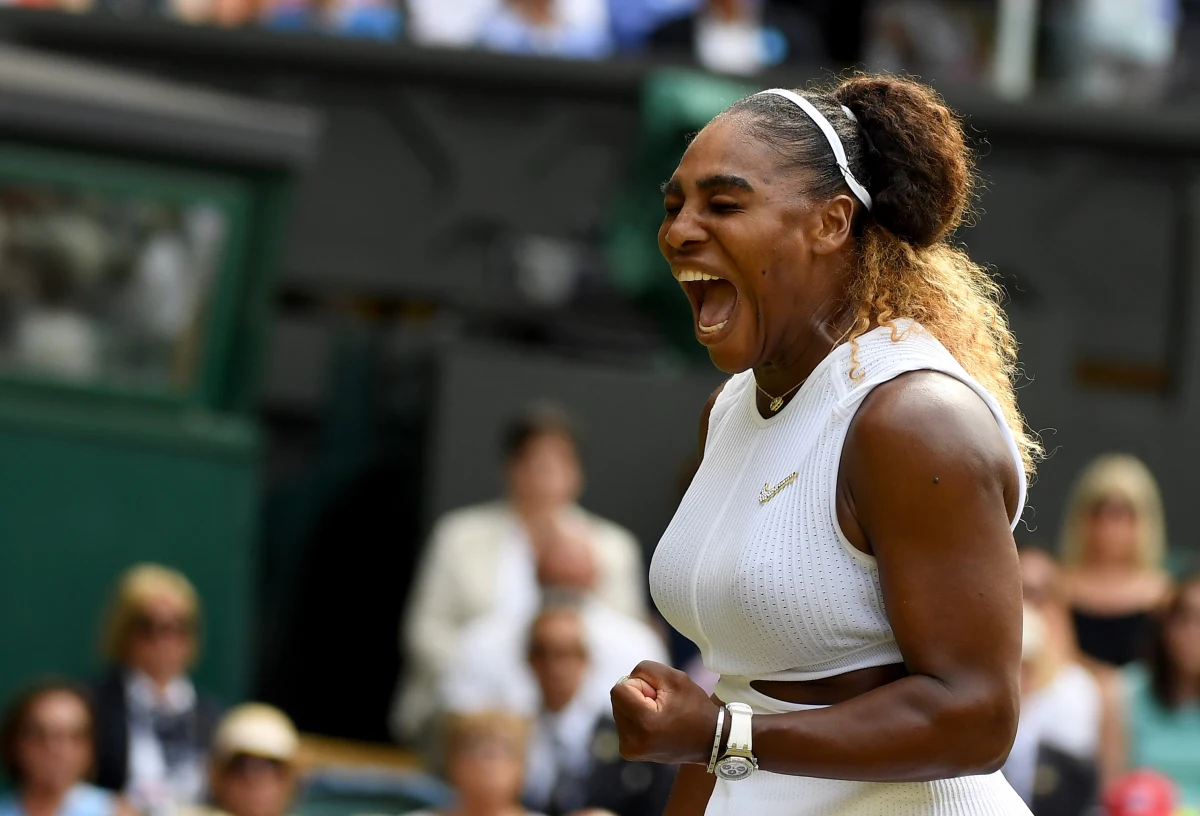 Rozstawiona z numerem 11. amerykańska tenisistka Serena Williams pokonała Czeszkę Barborę Strycovą 6:1, 6:2 i po raz 11. wystąpi w finale Wimbledonu. Zdobywczyni 23 tytułów wielkoszlemowych w singlu w decydującym meczu w Londynie zagra z Rumunką Simoną Halep (7.).