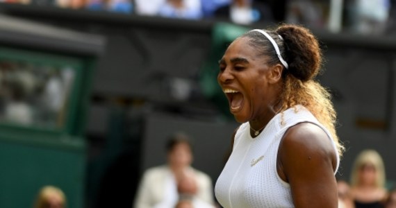 Rozstawiona z numerem 11. amerykańska tenisistka Serena Williams pokonała Czeszkę Barborę Strycovą 6:1, 6:2 i po raz 11. wystąpi w finale Wimbledonu. Zdobywczyni 23 tytułów wielkoszlemowych w singlu w decydującym meczu w Londynie zagra z Rumunką Simoną Halep (7.).