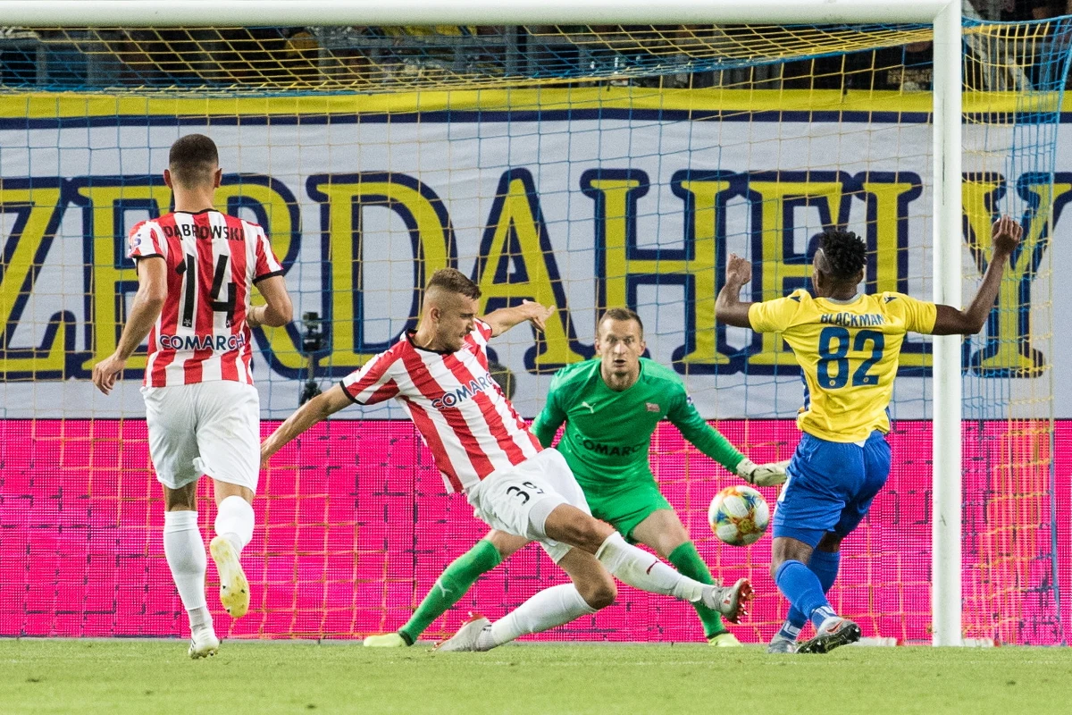 Piłkarze Cracovii zremisowali na wyjeździe z słowackim DAC 1904 Dunajska Streda 1:1 (1:1) w pierwszym spotkaniu 1. rundy eliminacyjnej Ligi Europy. Rewanż rozegrany zostanie za tydzień w Krakowie.
