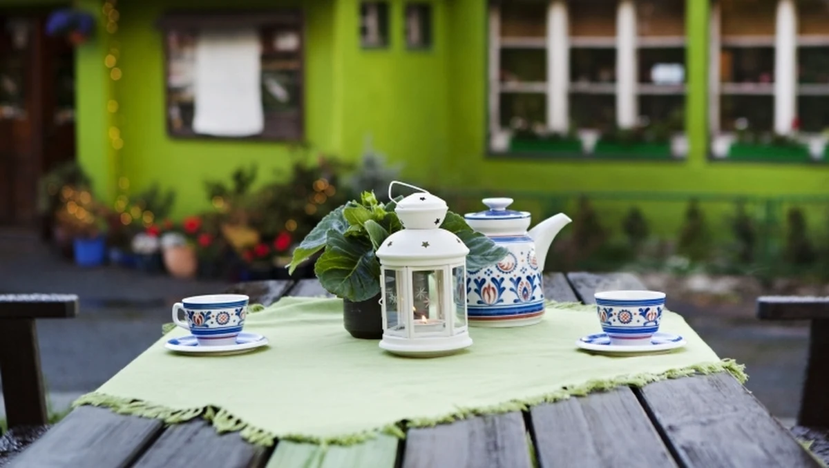 Przez całe wakacje w Faktach RMF FM - co piątek - odwiedzamy najciekawsze schroniska w polskich górach i odkrywamy związane z nimi historie. Dzisiaj to schronisko PTTK Jagodna w Górach Bystrzyckich - znajduje się ono w samym sercu gór, na (umownej) Przełęczy Spalona, 811 m n.p.m.