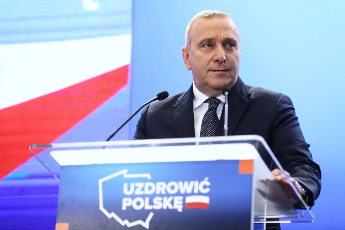 "Do wyborów idziemy jako Koalicja Obywatelska. Znajdzie się w niej miejsce dla konserwatystów i lewicy, dla wierzący i niewierzących, dla ludzi z miast i wsi. Przepustką jest tylko przyzwoitość i zdrowy rozsądek" - mówił lider PO Grzegorz Schetyna podczas rozpoczęcia Forum Programowego Koalicji Obywatelskiej w Warszawie. Schetyna oświadczył też, że programy socjalne, w tym 500 plus, są potrzebne i "nic co dane, nie będzie odebrane". Jak informuje reporter RMF FM, w sobotę ma zostać zaprezentowana "szóstka Schetyny".