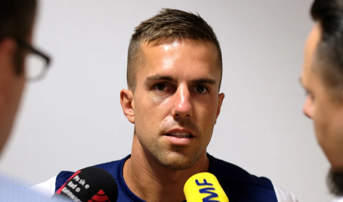 Piast Gliwice w sobotę zmierzy się w meczu o Superpuchar Polski z Lechią Gdańsk. Gliwiczanie do meczu o to trofeum podchodzą na poważnie mimo że już w środę czeka ich rewanżowe starcie w I rundzie eliminacji Ligi Mistrzów z BATE Borysów. O pierwszym meczu eliminacyjnym europejskich pucharów, ale też spotkaniu z Lechią i byciu kapitanem Piasta z Marcinem Pietrowskim rozmawiał Wojciech Marczyk z redakcji sportowej RMF FM. 