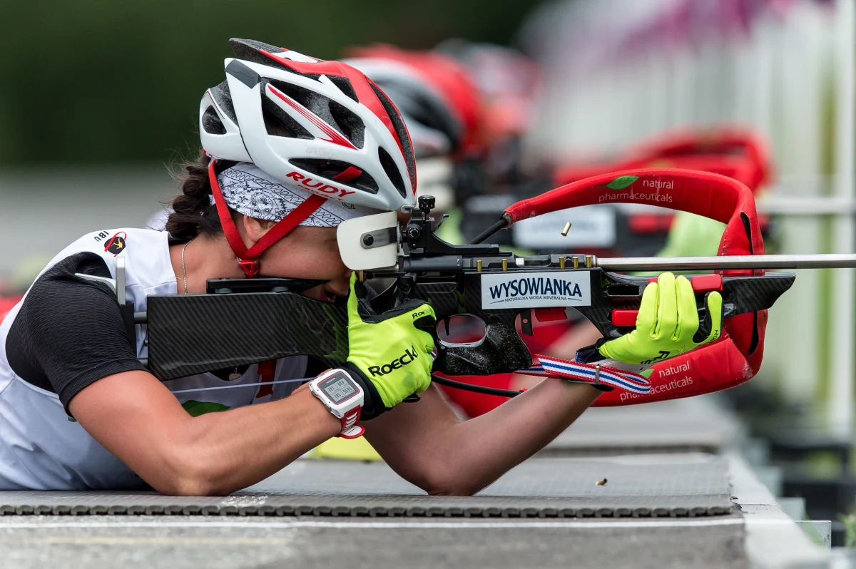 Kadra biathlonistek we Włoszech na kolejnym zgrupowaniu szykuje się do zimowego sezonu. Od niedawna trenerem kadry jest utytułowany, były niemiecki biathlonista Michael Greis. "Możemy współpracować z ogromnym autorytetem. Musimy tylko to wykorzystać i powinno być naprawdę super" – mówi w rozmowie z RMF FM nasza młoda zawodniczka Kamila Żuk, która w poprzednim sezonie potrafiła znaleźć się w czołowej dziesiątce zawodów Pucharu Świata. "Te dwa rewelacyjne wyniki w Soldier Hollow w USA dodały mi motywacji i pokazały, że jednak mnie na to stać" – ocenia Żuk.