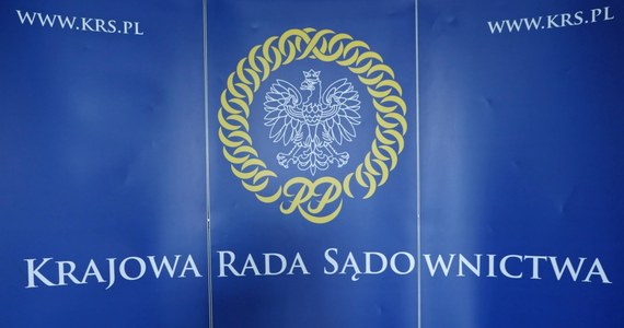 Kancelaria Sejmu postanowiła grać na czas w sprawie publikowania list poparcia kandydatów do Krajowej Rady Sądownictwa. Twierdzi, że musi poczekać na doręczenie uzasadnienia wyroku Naczelnego Sądu Administracyjnego. Chodzi o uzasadnienie w formie papierowego dokumentu. 