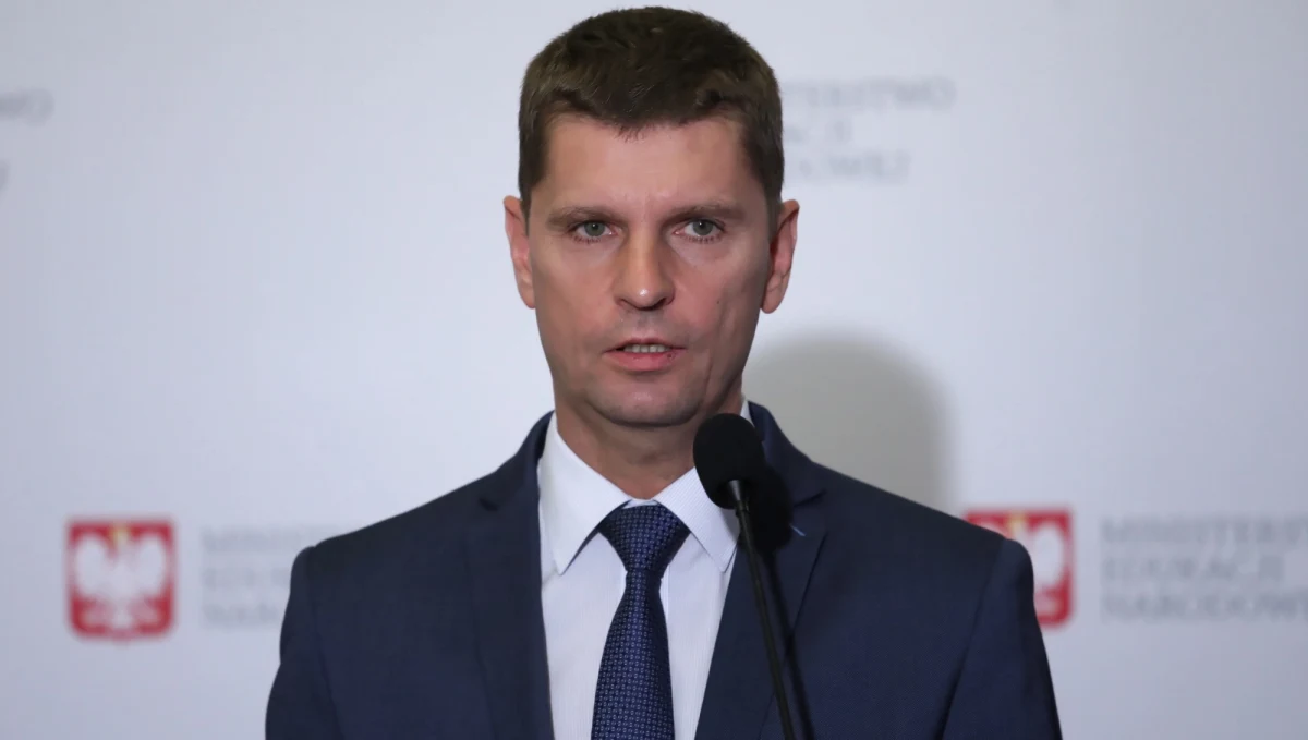 Nie widzimy poważniejszego problemu z rekrutacją do szkół. Poszczególne samorządy przygotowały zdecydowanie większą liczbę miejsc niż jest absolwentów. Tak jest w Białymstoku, Łomży czy Suwałkach - mówił w Białymstoku minister edukacji narodowej Dariusz Piontkowski.