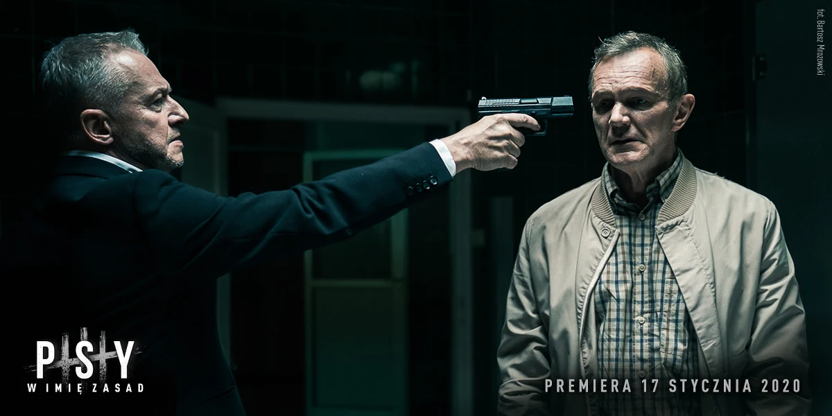 „Psy 3. W imię zasad” taki tytuł będzie nosiła trzecia część kultowego filmu Władysława Pasikowskiego – dowiaduje się RMF FM. Zdjęcia trwają, a Katarzyna Sobiechowska-Szuchta na planie rozmawiała z Cezarym Pazurą, który po 25 latach ponownie wciela się w postać Waldemara Morawca. „Scenariusz wbił mnie w fotel. Spowodował dreszcz emocji. Dialogi są fajne i na czasie” - mówi w RMF FM aktor. Premiera trzeciej części „Psów” 17 stycznia 2020. 