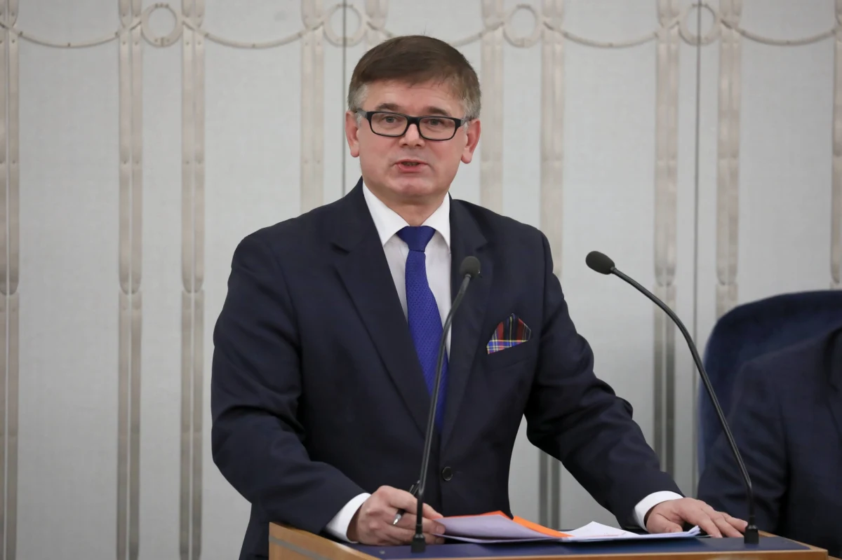 Senator Prawa i Sprawiedliwości Adam Gawęda został nowym wiceministrem energii, odpowiedzialnym m.in. za sprawy górnictwa. Zastąpił Grzegorza Tobiszowskiego, który w maju został posłem do Parlamentu Europejskiego.