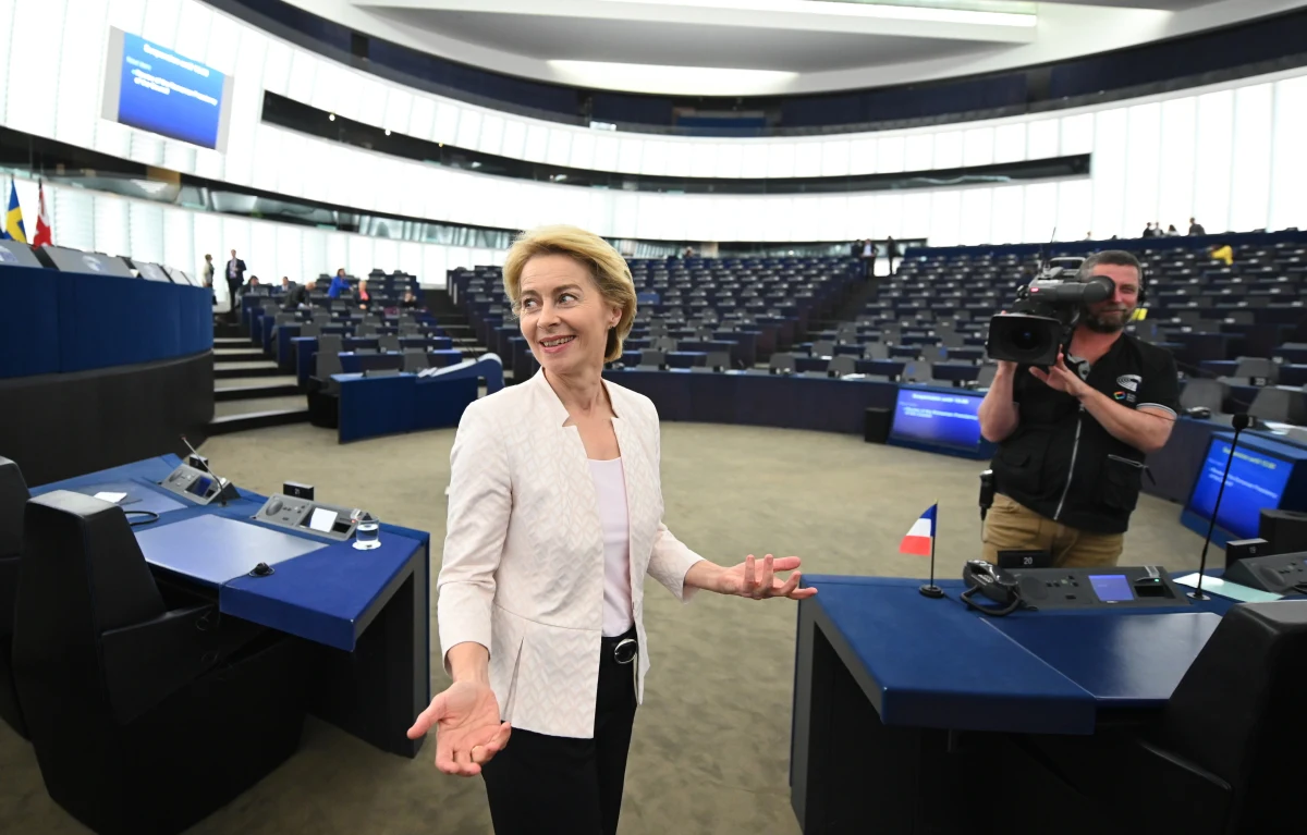Parlament Europejski w Strasburgu wybrał w trakcie tajnego głosowania Ursulę von der Leyen na nową przewodniczącą Komisji Europejskiej.