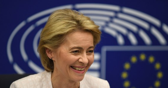 Dziękuję europosłom z Polski, którzy głosowali w taki sposób; dziękuję też za zrozumienie tego, czym jest kompromis w polityce europarlamentarzystom PiS; ich głosy okazały się decydujące - powiedział premier Mateusz Morawiecki, odnosząc się do wyboru nowej szefowej KE. We wtorkowym głosowaniu w Parlamencie Europejskim w Strasburgu Niemka Ursula von der Leyen została wybrana na stanowisko szefowej Komisji Europejskiej. Za von der Leyen zagłosowało 383 europosłów, przeciwko jej kandydaturze było 327, od głosu wstrzymało się 22.