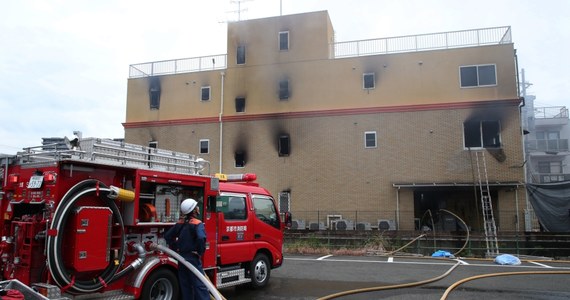 Do 33 wzrosła liczba ofiar śmiertelnych pożaru, do którego doszło w studiu animacji na przedmieściach Kioto w środkowo-zachodniej części wyspy Honsiu w Japonii - podała lokalna straż pożarna. 36 osób zostało rannych. Stan 10 jest poważny.