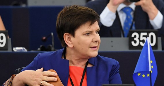 Słowaczka Lucia Durisz Nicholsonova została wybrana na stanowisko szefowej komisji zatrudnienia i spraw socjalnych PE. W głosowaniu otrzymała poparcie 38 europosłów, 14 było przeciw, trzech wstrzymało się od głosu. W poprzednich głosowaniach dwukrotnie odrzucona została kandydatura na to stanowisko byłej polskiej premier Beaty Szydło (PiS). 
