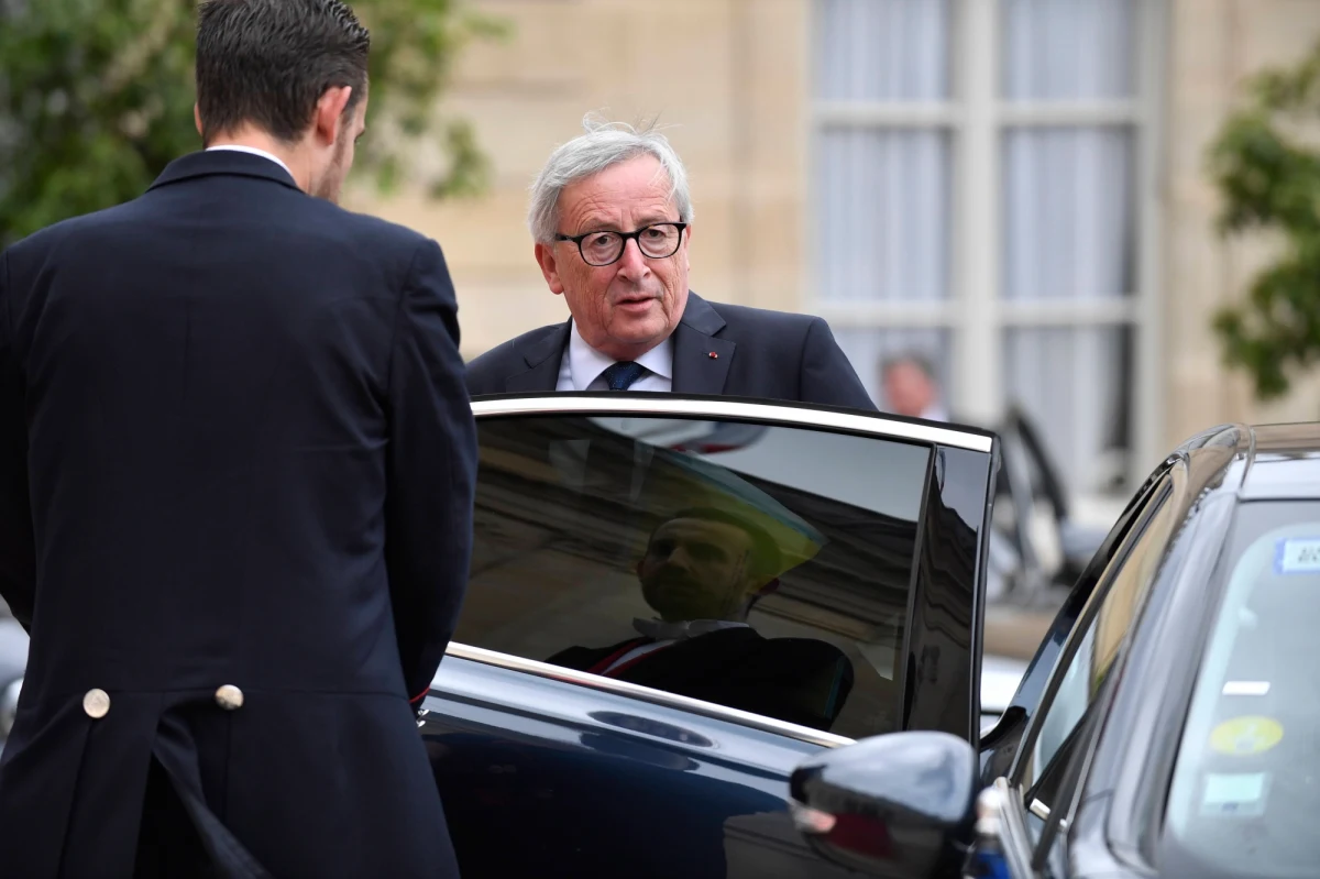 Poprawy relacji z Polską chcą niemiecka kanclerz Angela Merkel i przyszła szefowa Komisji Europejskiej Ursula von der Leyen. Tak przynajmniej twierdzi znany francuski tygodnik "Le Point" w artykule poświęconym "wielkim politycznym manewrom" Niemiec wokół Polski. Wszczęcie drugiego etapu unijnego postępowania przeciwko naszemu krajowi przez kończącą urzędowanie komisję Jean-Clauda Junckera "Le Point" nazwał natomiast rzuceniem na pożegnanie "antypolskiego granatu".