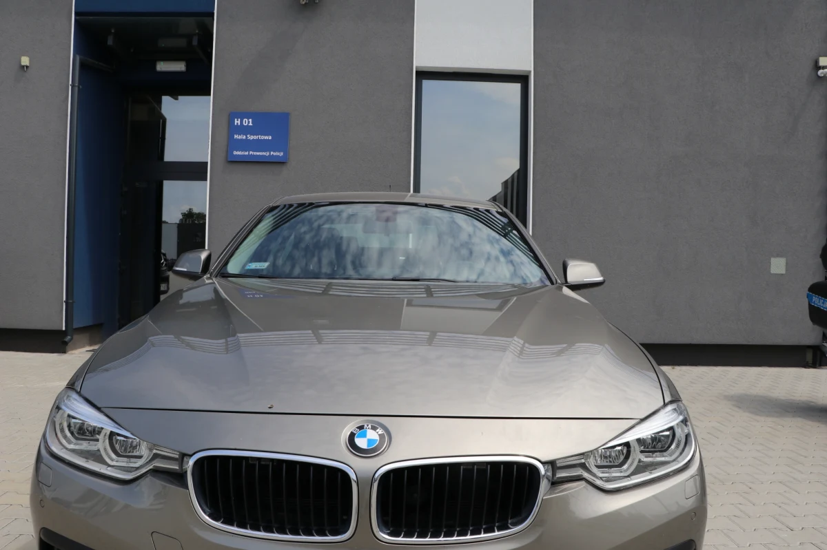 Policjanci z małopolskiej drogówki mają do dyspozycji radiowozy "naszpikowane" najnowszymi zdobyczami techniki. Ściganiem piratów drogowych zajmie się specjalna grupa "Speed". 

