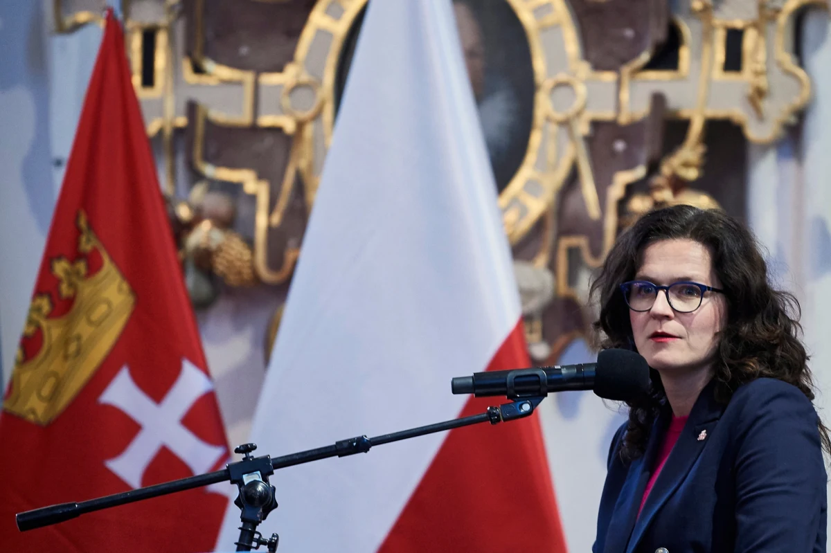 Prezydent Gdańska prosi prezydenta Andrzeja Dudę o zawetowanie nowego prawa dotyczącego Westerplatte lub skierowanie go do zbadania przez Trybunał Konstytucyjny. Oceniła, że ustawa jest świadectwem tego, jak PiS nie szanuje zdania innych.
