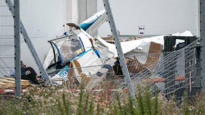 Samolot uderzył w market budowlany, trzy osoby zginęły