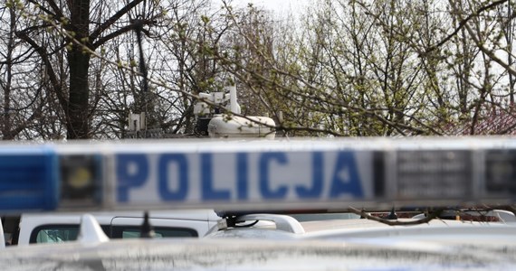 17-letni chłopak został ugodzony maczetą w Świętochłowicach (Śląskie). Jest w szpitalu. Policja informuje, że do zdarzenia doszło w środowisku pseudokibiców.
