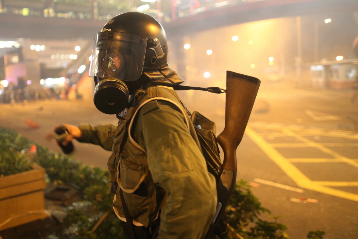 W kolejnym masowym proteście przeciwko nowelizacji prawa ekstradycyjnego w Hongkongu przeszło w niedzielę 430 tys. osób – podali organizatorzy. Część demonstrantów protestowała w okolicach przedstawicielstwa rządu centralnego Chin oraz kwatery głównej policji.