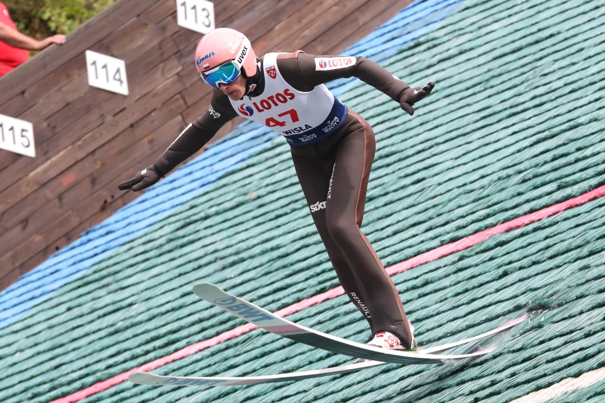 Dawid Kubacki zajął drugie miejsce w niedzielnym konkursie Letniej Grand Prix w skokach narciarskich w Wiśle. Zwyciężył Słoweniec Timi Zajc, a trzeci był Rosjanin Jewgienij Klimow.