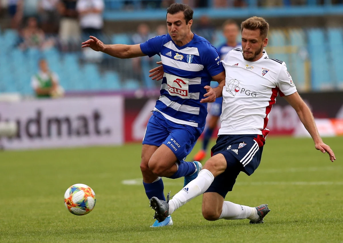 Z sześciu rozegranych w weekend spotkań pierwszej kolejki ekstraklasy gospodarze nie wygrali żadnego. W poniedziałek nie odwrócili tej passy także piłkarze Wisły Płock.