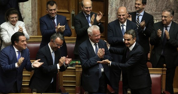 Konserwatywny rząd nowego premiera Grecji Kyriakosa Micotakisa otrzymał w poniedziałek wotum zaufania. Po trzydniowej debacie parlament zatwierdził program rządu, którego polityka gospodarcza obejmuje m.in. obniżkę podatków, zwiększenie wzrostu i inwestycji.