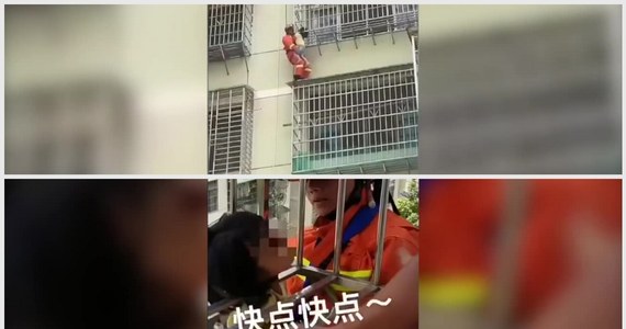 W chińskim mieście Quannan pięcioletnia dziewczynka wypadła przez barierkę budynku mieszkalnego i zwisała z wysokości piątego piętra. Została uratowana przez strażaków.