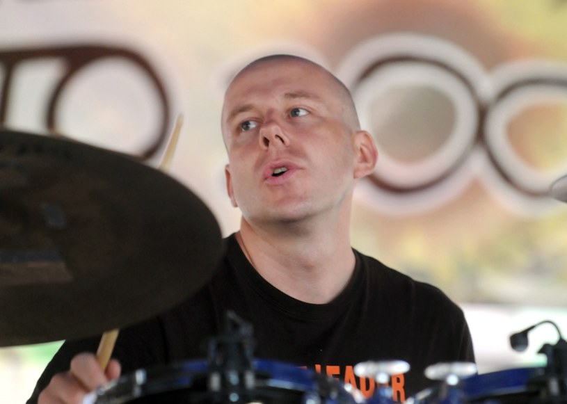 23 lipca 2018 roku w wyniku tragicznego wypadku zmarł Grzegorz Grzyb ceniony perkusista, który współpracował m.in. ze Zbigniewem Hołdysem, Leszkiem Możdżerem i Tymonem Tymańskim, zginął w wyniku potrącenia przez samochód.