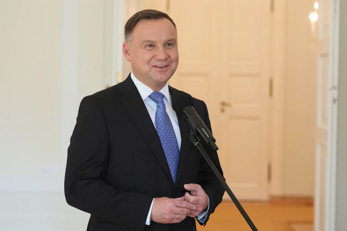 Udział w organizowanych przez instytut Yad Vashem obchodach 75. rocznicy wyzwolenia obozu Auschwitz jest uwzględniony we wstępnym planie wizyt zagranicznych prezydenta Andrzeja Dudy; obecnie jest zbyt wcześnie, by ostatecznie go potwierdzić - mówi szef gabinetu prezydenta Krzysztof Szczerski.
