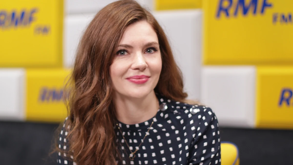 "5G to technologia, która korzysta z tych samych zjawisk, co obecna 4G, jeśli ktoś się jej obawia, to powinien się też obawiać technologii, z której już korzysta" - mówi w Rozmowie w samo południe w RMF FM wiceminister cyfryzacji Wanda Buk. Gość Marcina Zaborskiego dodaje, że w Polsce jest kilkanaście pilotaży 5G, w tym dwa w Warszawie. 