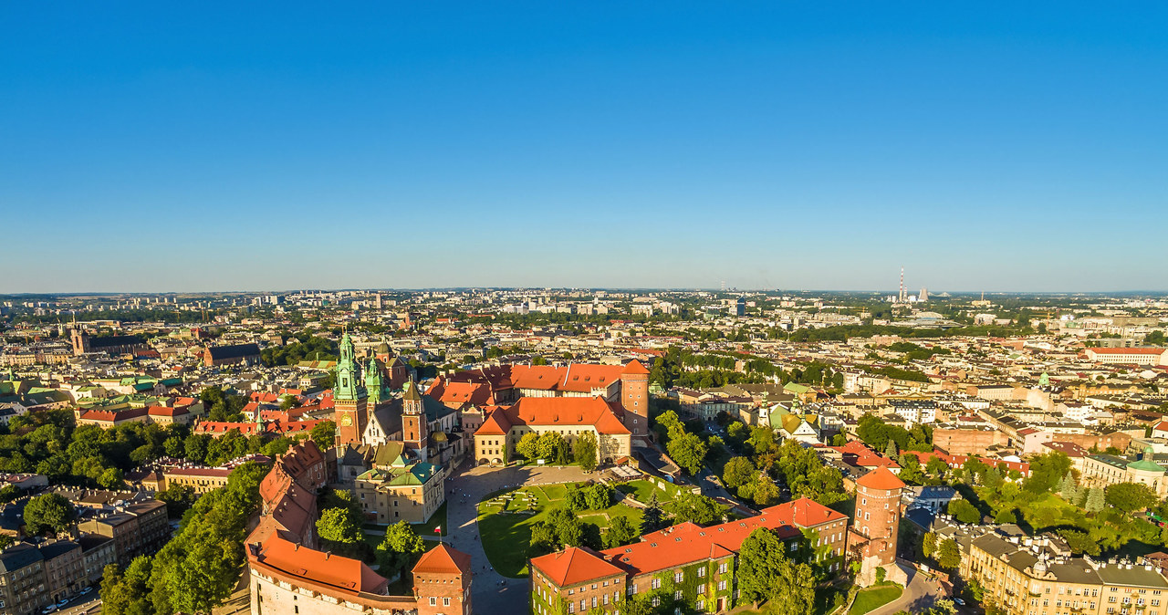 Na Wawelu w Krakowie trwają prace budowlano-konserwatorskie. Powstaje tam bowiem nowa podziemna trasa turystyczna. Jest to nie lada gratka dla zwiedzających — wcześniej tereny te były niedostępne dla turystów.