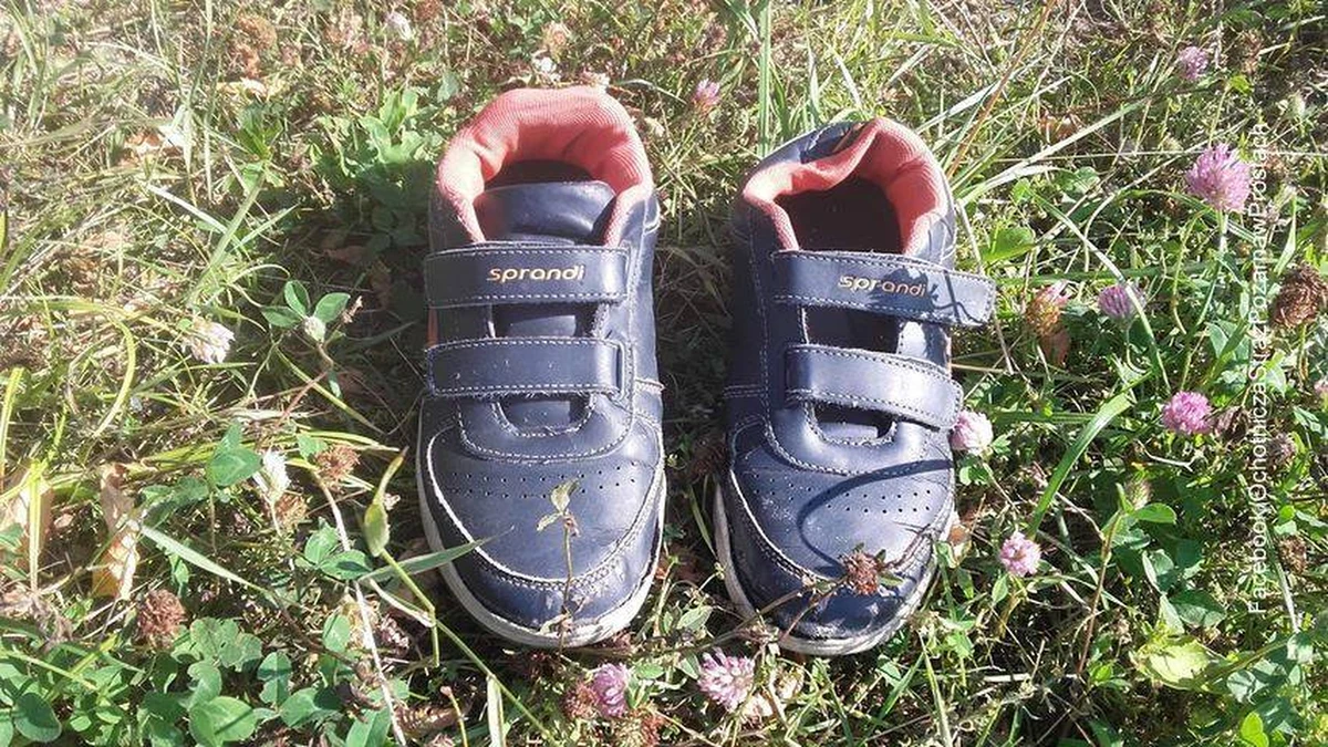 Strażacy zakończyli działania ratownicze na jeziorze Toczyłowo - w wodzie nikogo nie odnaleziono. Poszukiwania wszczęto w środę rano po sygnale od wędkarzy, którzy znaleźli pozostawione na brzegu buty i podkoszulkę.