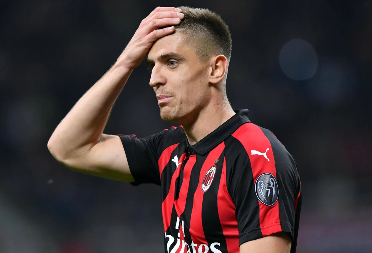 Dużym zainteresowaniem wśród włoskich  mediów cieszył się mecz AC Milan - Bayern Monachium w towarzyskim turnieju International Champions Cup. Jak pisze Onet, po tym spotkaniu nisko oceniony został Krzysztof Piątek.