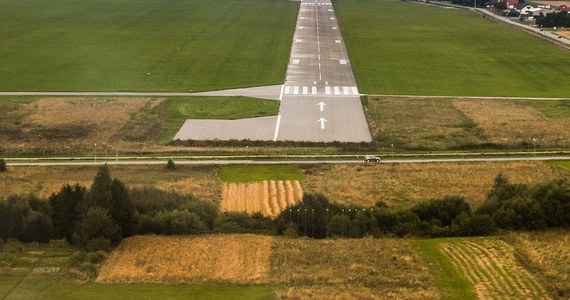 Awaryjne lądowanie samolotu transportowego na lotnisku w Pyrzowicach w Śląskiem. Na szczęście nikomu nic się nie stało. 