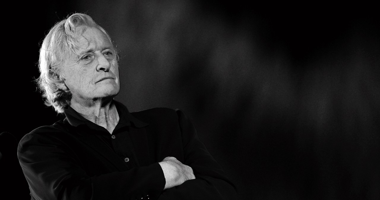 "Wspaniały Rutger Hauer - aktor, który niósł w swoich filmach prawdę, moc i piękno. Spoczywaj w pokoju!" - napisał na Twitterze Guillermo del Toro, reżyser "Kształtu wody". Rutger Hauer, aktor znany między innymi z filmu "Łowca androidów", zmarł w wieku 75 lat.