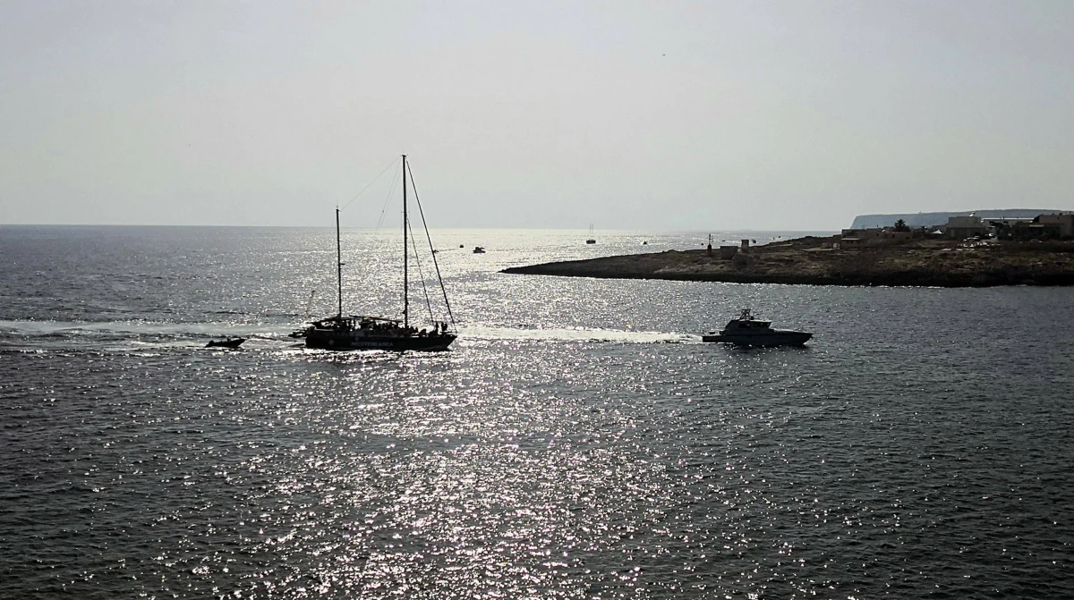 Co najmniej 116 osób uznano za zaginione po katastrofie statku z migrantami u wybrzeży Libii - podał w czwartek rzecznik libijskiej marynarki wojennej. 132 osoby uratowała straż wybrzeża oraz lokalni rybacy. Wcześniej Biuro Wysokiego Komisarza NZ ds. Uchodźców (UNHCR) informowało o 150 osobach, które uznano za zaginione.
