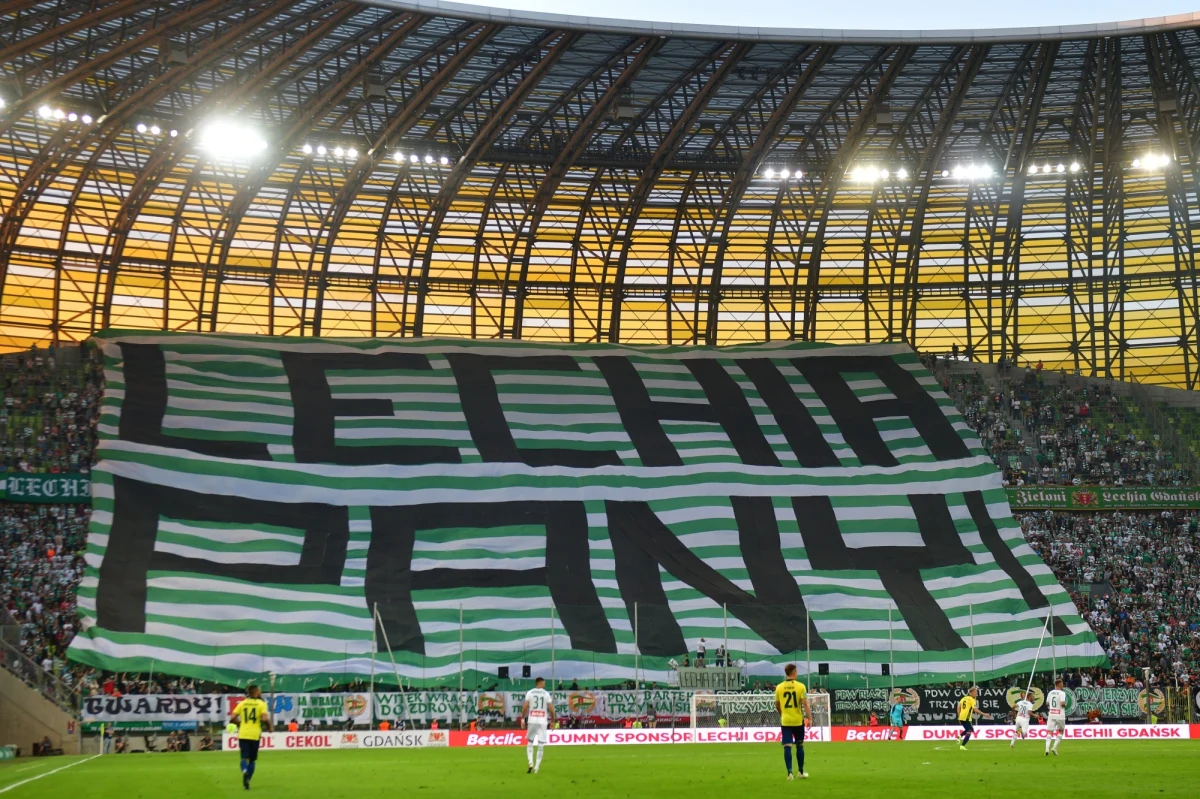 Piłkarze Lechii Gdańsk pokonali w czwartek na własnym stadionie Broendby Kopenhaga 2:1 (1:0) w pierwszym spotkaniu 2. rundy eliminacyjnej Ligi Europy. Rewanż rozegrany zostanie za tydzień w Danii.
