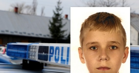Policjanci ze Świętochłowic poszukują 12-letniego autystycznego Stevena. Chłopiec wyszedł z domu 24 lipca o godzinie 21.00 i do tej pory bliscy nie mają z nim kontaktu. Policja prosi o kontakt osoby, które mogą pomóc w odnalezieniu 12-latka. 