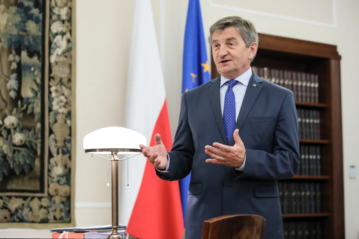 Klub Platforma Obywatelska-Koalicja Obywatelska domaga się odwołania marszałka Sejmu. To reakcja na ujawnione przez posła Sławomira Nitrasa dokumenty, z których wynika, że Marek Kuchciński na pokład rządowego samolotu zabierał członków swojej rodziny. 