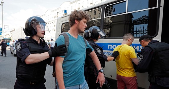 Przed protestem opozycji w Moskwie rosyjska policja zatrzymała  359 osób - przekazał Reuters, polując się na lokalne źródła. Władze twierdzą, że demonstracja jest nielegalna.