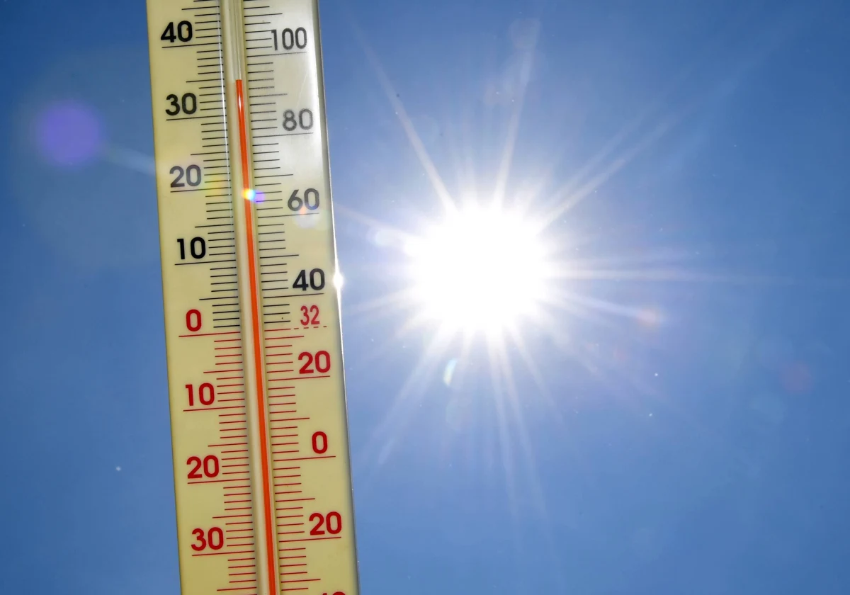 Instytut Meteorologii i Gospodarki Wodnej wydał w sobotę ostrzeżenie drugiego stopnia przed upałem dla północy i centrum Polski. IMGW ostrzega też przed burzami z gradem w 12 województwach.