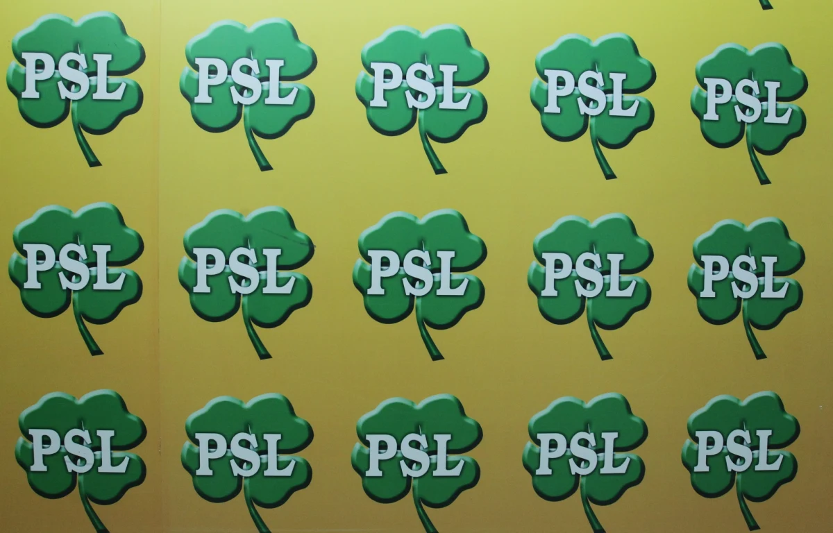 Wiele wskazuje na to, że nie będzie wyborczej koalicji wyborczej Polskiego Stronnictwa Ludowego z Kukiz'15. Politycy obu partii informują o zawieszeniu rozmów w tej spawie. Zawieszeniu – najwyraźniej definitywnym. 

