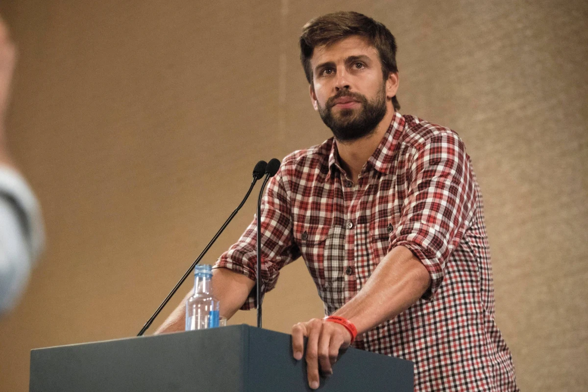 Gerard Pique na poważnie zajął się inwestowaniem w kluby piłkarskie. Po zakupie FC Andorra stoper Barcelony zdecydował się na przejęcie Gimnastic Manresa – podaje Onet.