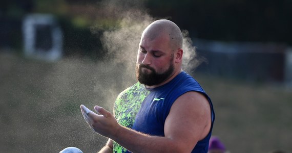 Michał Haratyk poprawił wynikiem 22,32 m własny rekord Polski w pchnięciu kulą. Poprzedni ustanowił przed rokiem w Ostrawie i był o 24 cm słabszy. Zawody odbyły się w niecodziennej scenerii przy warszawskim Multimedialnym Parku Fontann.
