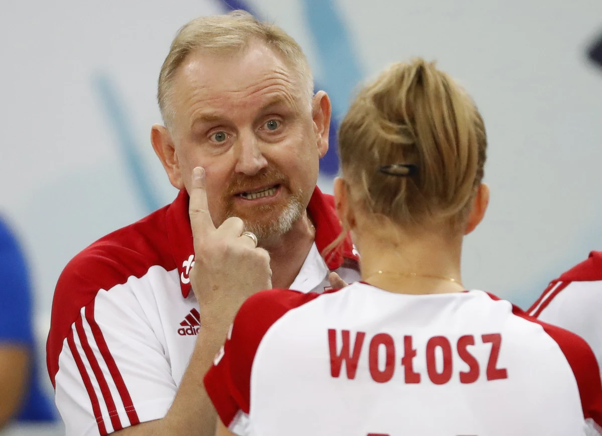 Zmagała się z kontuzją stawu skokowego. Teraz deklaruje, że z jej zdrowiem jest już wszystko w porządku. To doskonała wiadomość, bo Joanna Wołosz będzie bardzo potrzebna na turnieju kwalifikacyjnym do igrzysk. Mecze z Portoryko, Tajlandią i bardzo mocną Serbią zostaną rozegrane już w ten weekend we Wrocławiu. O jej zdrowiu, przygotowaniach do turnieju oraz o tym, jak będzie wyglądał atak naszej reprezentacji - z Joanną Wołosz rozmawiał Paweł Pawłowski z redakcji sportowej RMF FM.